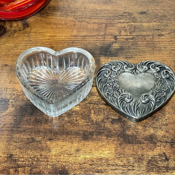 Vintage Glass Heart Shaped Trinket Dish with Metal Lid Love Gift - Picture 5 of 15